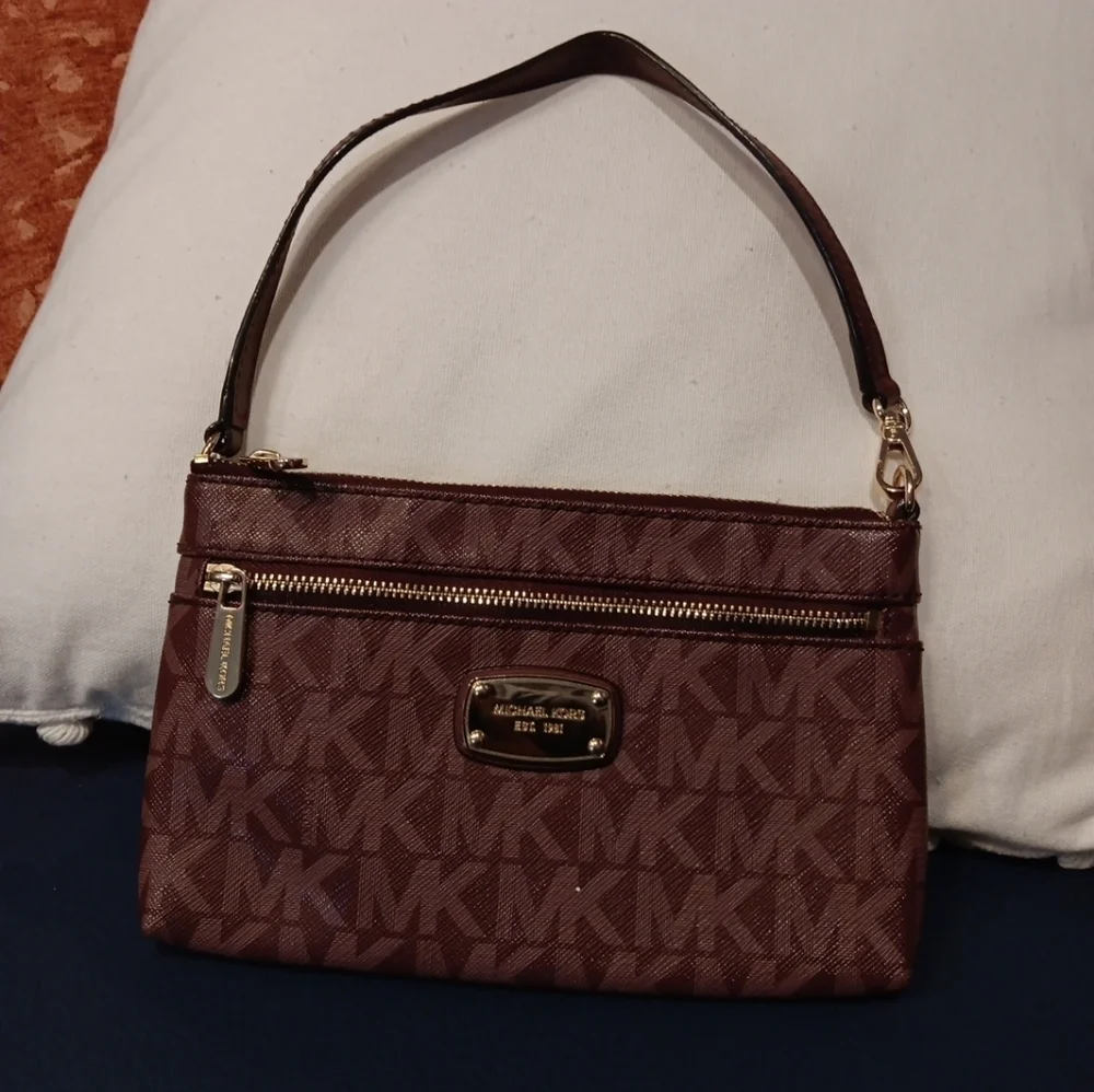 Michael Kors Marrón Wristlet and mini handbag bag semi new